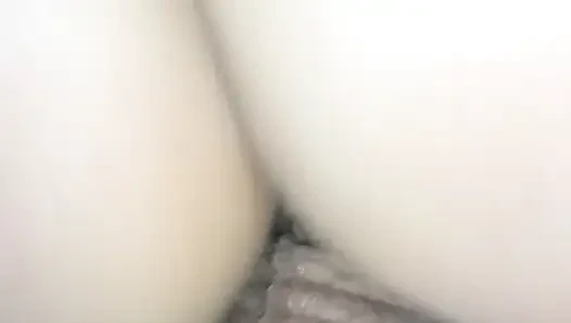 O şişman götle büyük yarağa biniyor