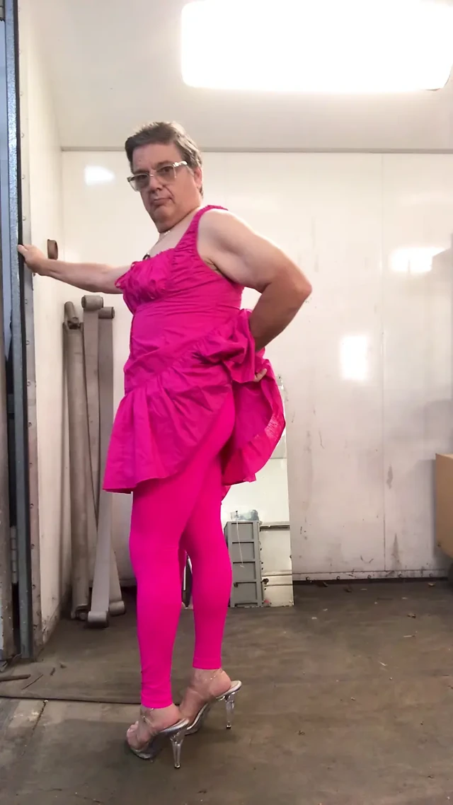Pembe içinde seksi!!
