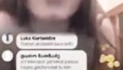 Gürcistan kızları kamerada dans ediyor