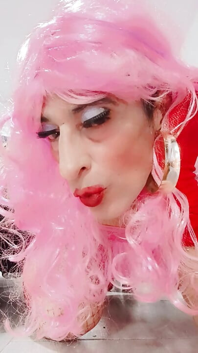 Veteran closet shemale fucks her pussy