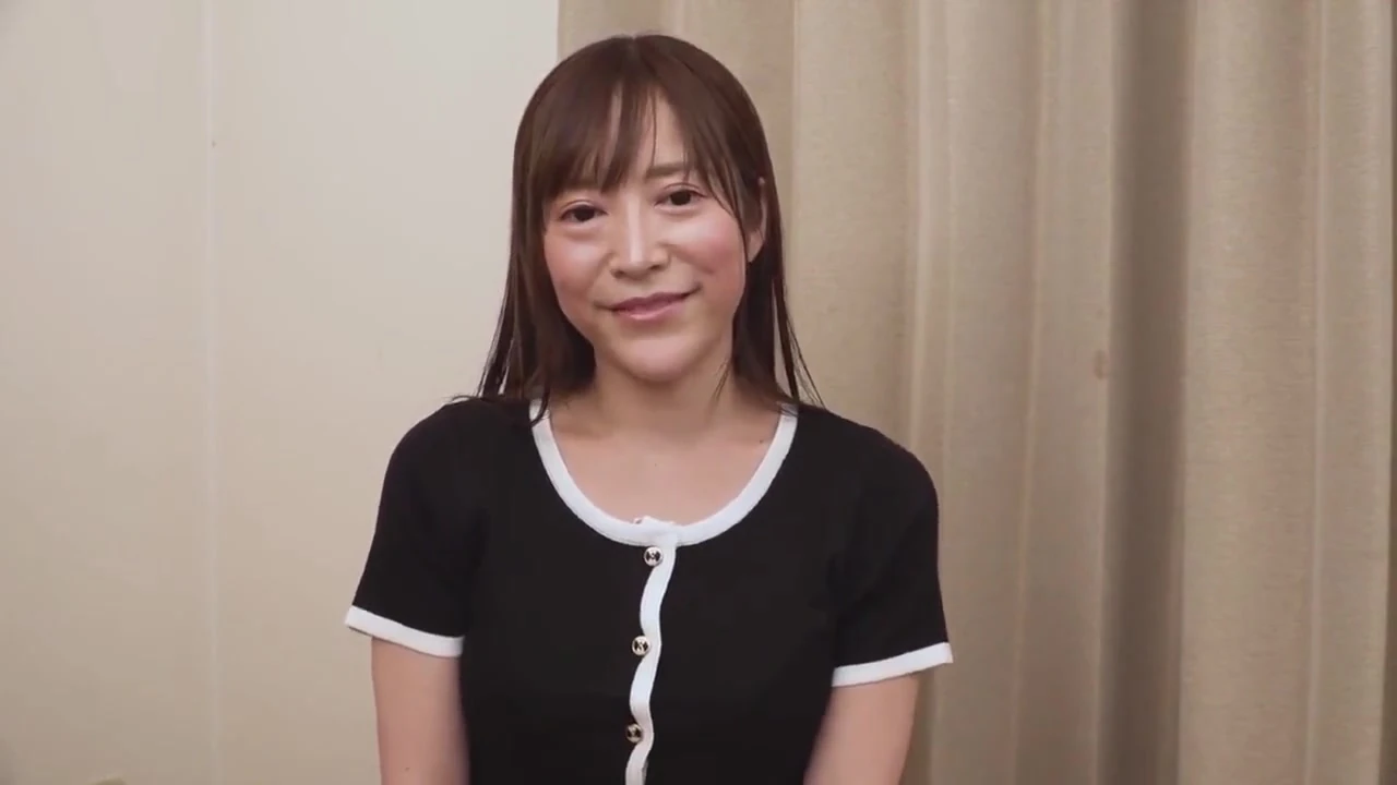 Ren Misaki Shocking Comeback Former Gravure Idol Returns as Mature Beauty with Beautiful Legs and Adult Charm