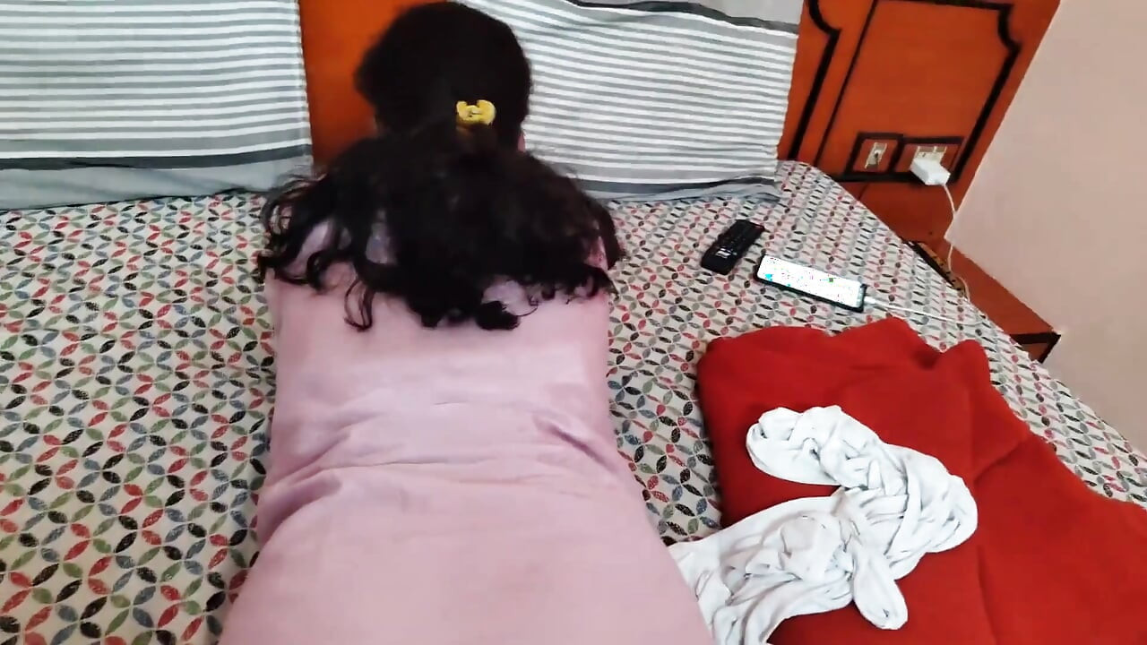 Ev hanımı kıllı amcık