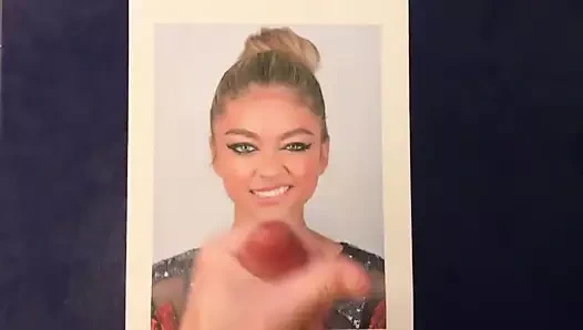 sarah hyland'a saygı duruşu