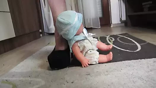 Sigara içme, ezilme ve külot fetişi – prenses kirstin