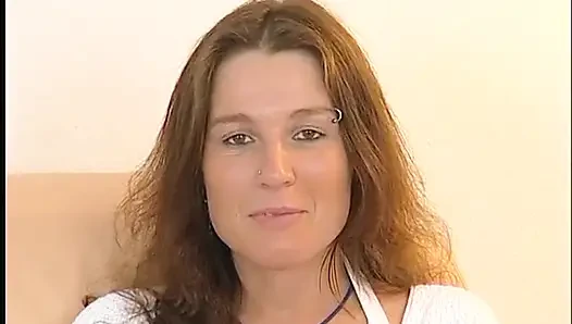 Güzel esmer bebek oyuncu seçmelerinde amını oynuyor