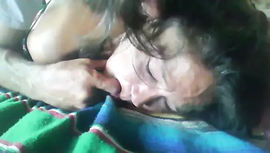 Tutkulu lanet ve ulaşmak etrafında