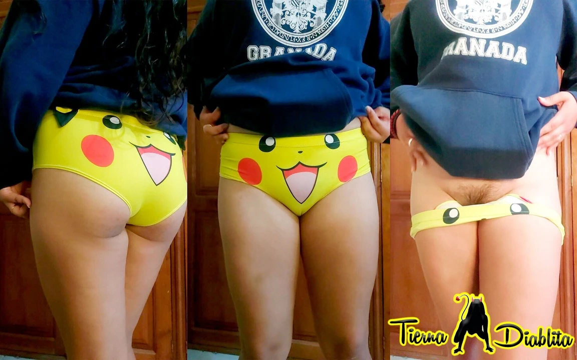 Pikachu külotlarımın altında sana bir sürprizim var