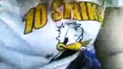 Malay - göğüsler gösteriliyor