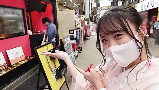 Saf beyaz ince vücut ve beyaz şeftali! Şehir merkezinde büyüyen yeni mezun ofis hanımı!