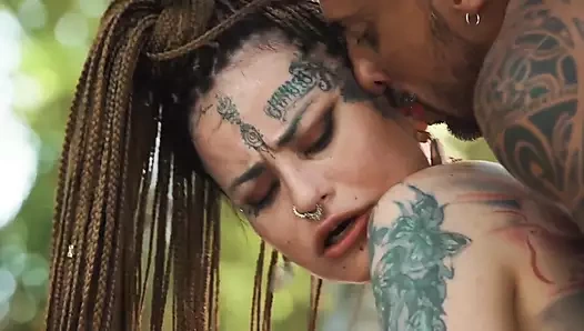 Ağzında iki yarakla doyumsuz korinha