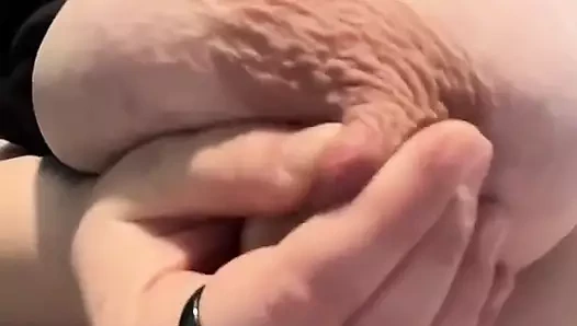 İri güzel sürtük yaramaz olmayı seviyor