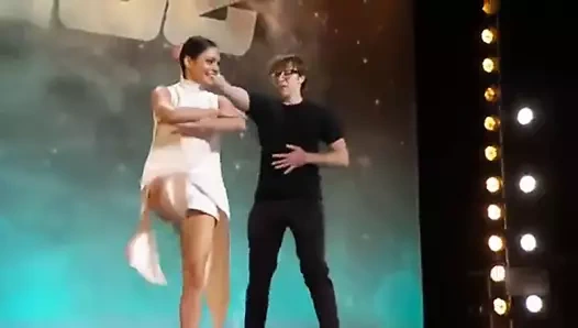 Vanessa hudgens - ''yani dans edebileceğini düşünüyorsun'' s14e01