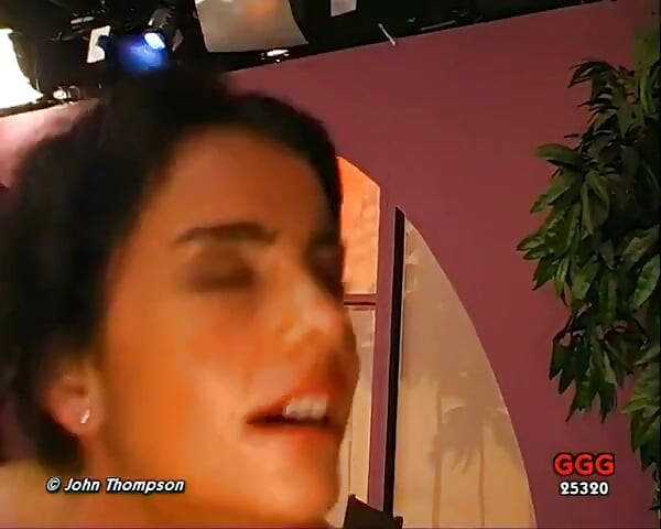 Ggg - Veronica Sert Anal Sikişten Sonra Döl Yutuyor