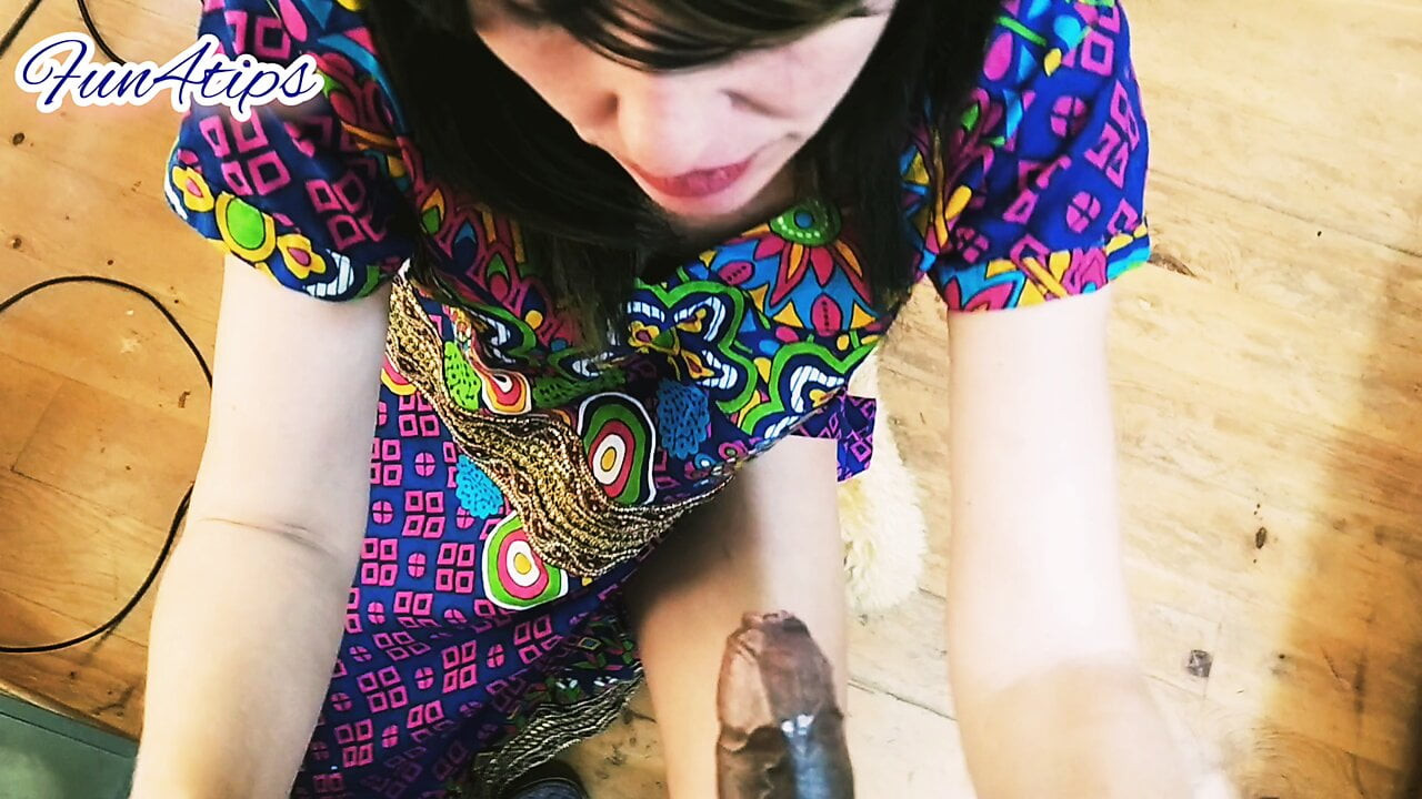 Bu minyon horoz aç kaltağı idare etmesini biliyor.