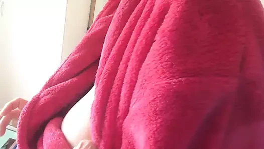 Bazıları meme ucuyla oynar