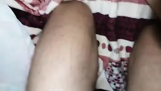 Çok kırmızı bir şekilde lezzetli büyük bir popo