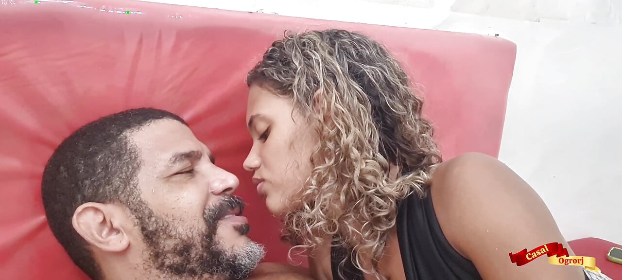 Eski üvey babamın evini ziyaret ediyor