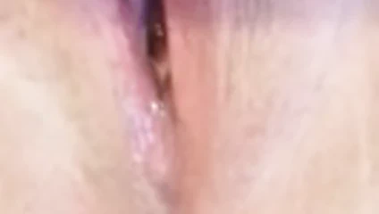 Kendimi ıslak ve kremsi alıyorum