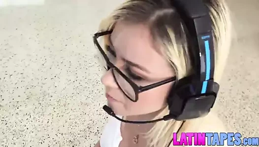 Sarışın oyuncu bebek marsha may sürmek sert horoz gibi bir profesyonel