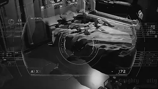 Seksi bir bilim insanının yatağında sihirli değnek vibratörle masterbate olduğunu bakış açısı izliyor