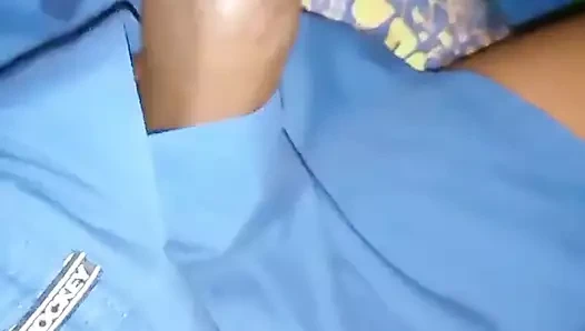 Afrika'nın en ıslak amcığıyla ve etrafındaki en büyük yarakla tanışın