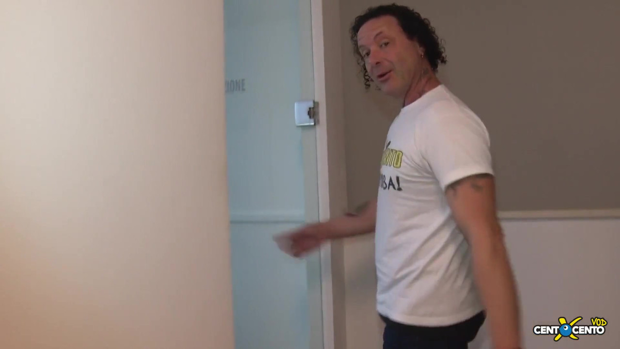 Sore knees from sweaty pumps (Full Movie)