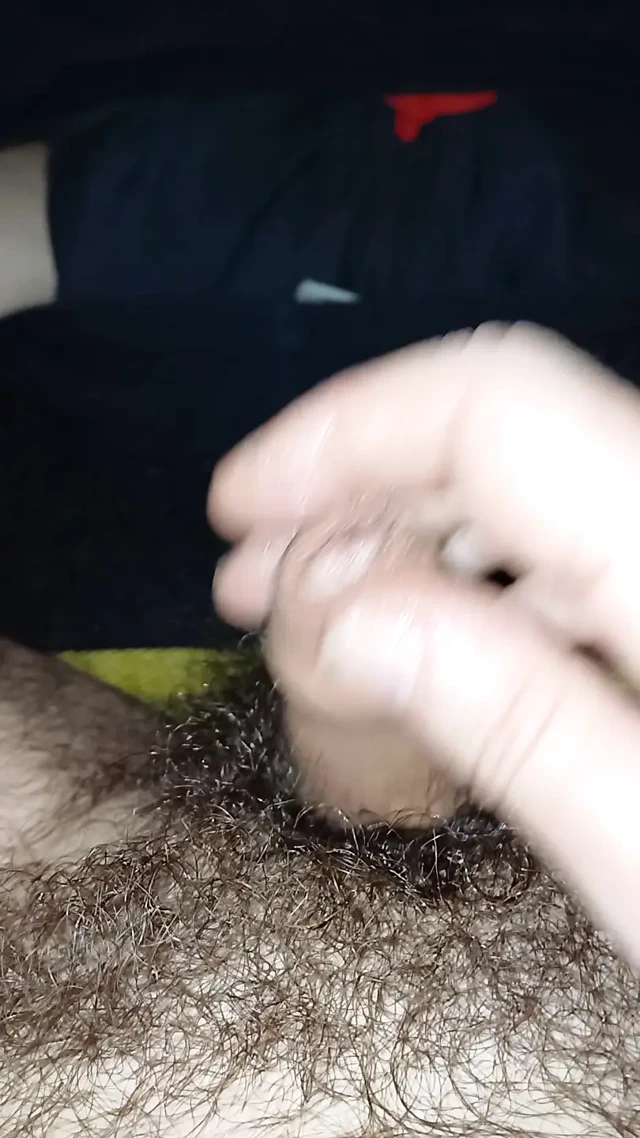 Yakın çekim küçük yumuşak sünnetsiz yarak