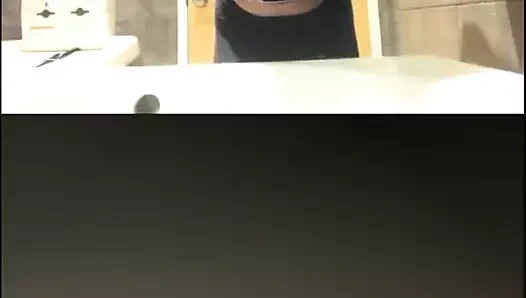 Göğüsler ve götten alay