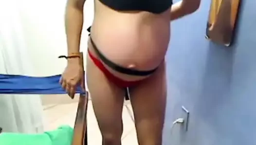 İkizler ve topuklu hamile dani