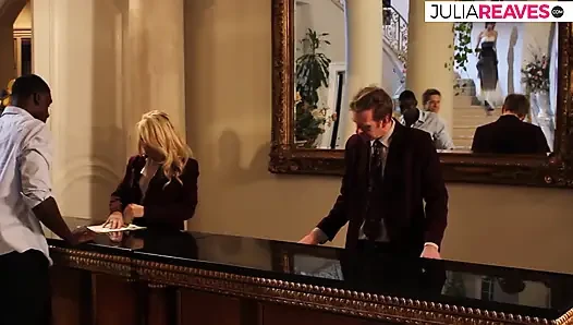 Ateşli kız canavar yarak emiyor ve sonra amına boşaltıyor