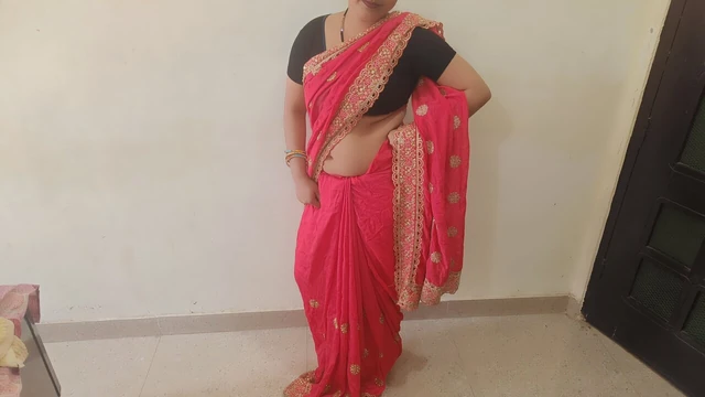 Ben ve ateşli karım pazar günü domaltarak seksin tadını çıkarıyor. Büyük zenci yarağımı emiyor - Hintçe ses