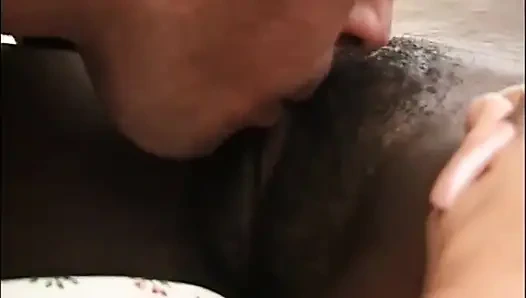 Yatak odasında siyah ve beyaz aşk... ağzına boşalma