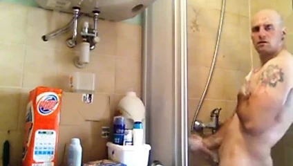Str8 men in the bathroom jerk his dick