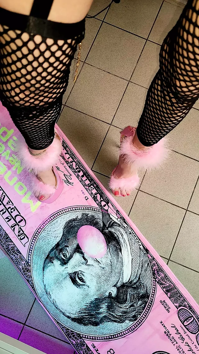 💟BadBitchBarBie 3nov2024 (1min50) VaneSsaBiTCHx PariSChienneTrv.Prod