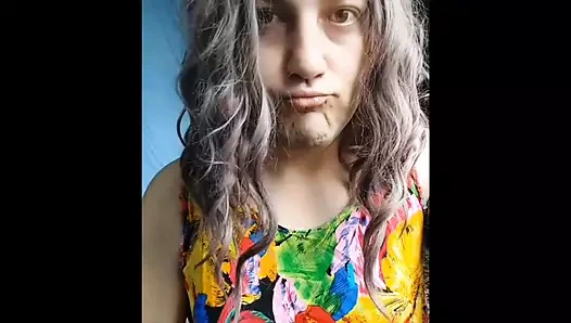 Elsiz boşalma ladyboy sevimli yarak döl yutuyor