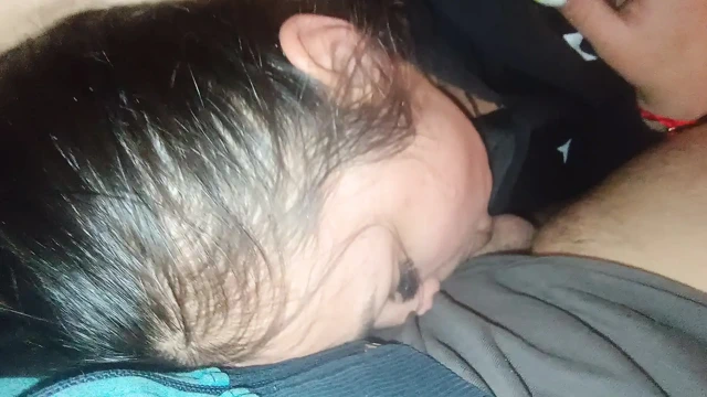 Eve geliyorum ve iyi sikiliyorum