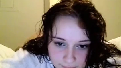 Bella duşa boşalıyor