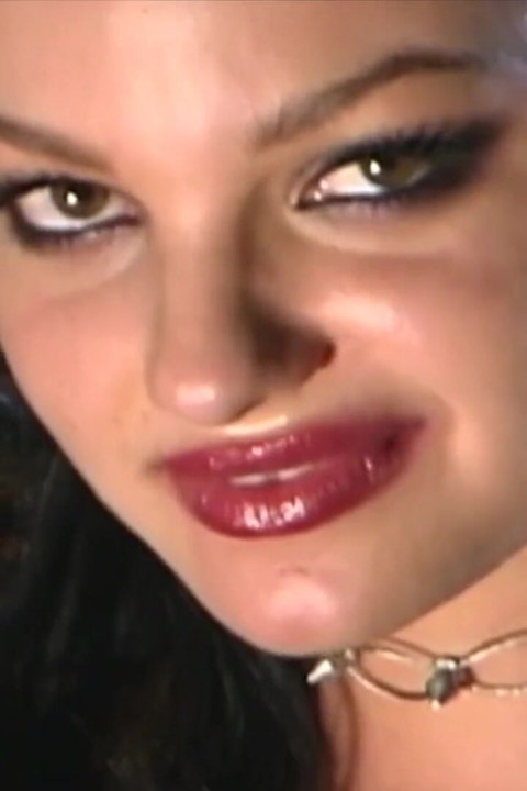 Siyah çoraplı Belladonna anal seks yapıyor