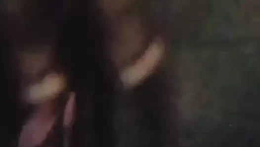 Siyah yaşlı üvey anne görüntülü görüşmede mastürbasyon yapmanın tadını çıkarıyor