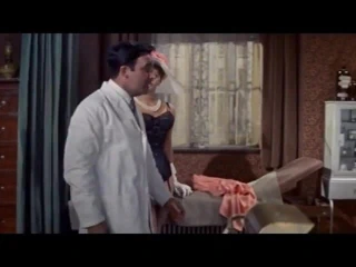 Sophia loren içinde kadın iç çamaşırı ve naylon çorap