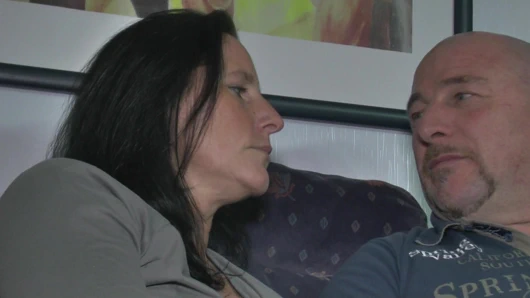 Çiftimin terapisti onun stüdyosunda sevişmemiz gerektiğini söyledi.