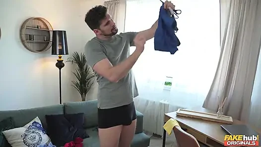 Fakehub originals - Selva Lapiedra anal bir sürprizi seviyor