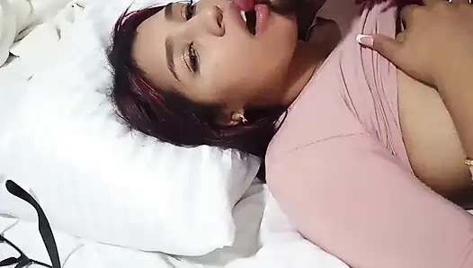 New York'taki üniversite ücretini ödemek isteyen Cintia'yı sikiyorum