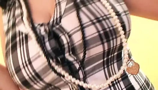 sarışın büyük memeler ve mandal