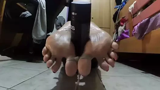 Bağlı ayak parmaklarıyla tabanla muamele