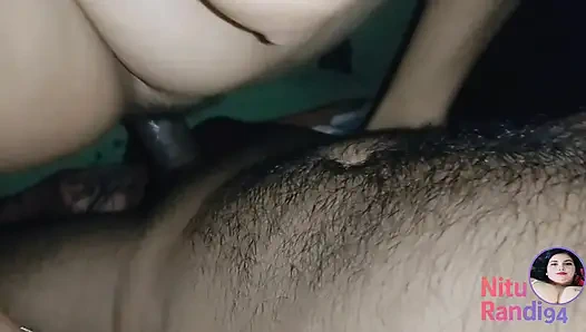 Hintli kadın büyük götlü amcık sikişiyor Hintçe ses kendi dewar