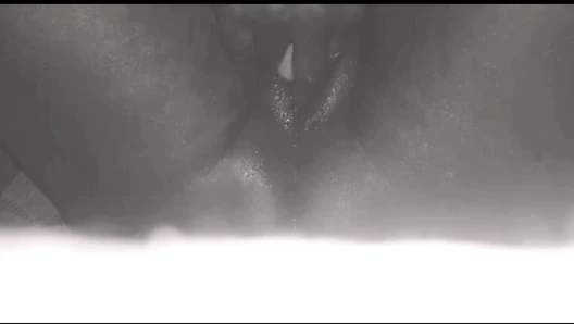 Hintli köylü kız dart veena eliyle sikişiyor