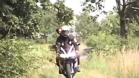 Vider Les Couilles D'Un Motard