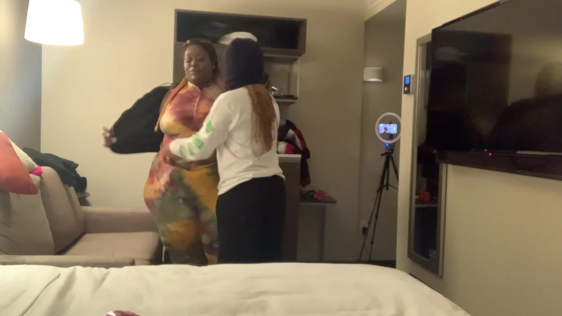 Королева Нью-Йорка, жиробасина госпожа Gardiva встречается с ssbbwhunter 1