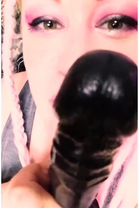 Seni büyük zenci yarağı cumdumpster sexdoll'a dönüştürüyor